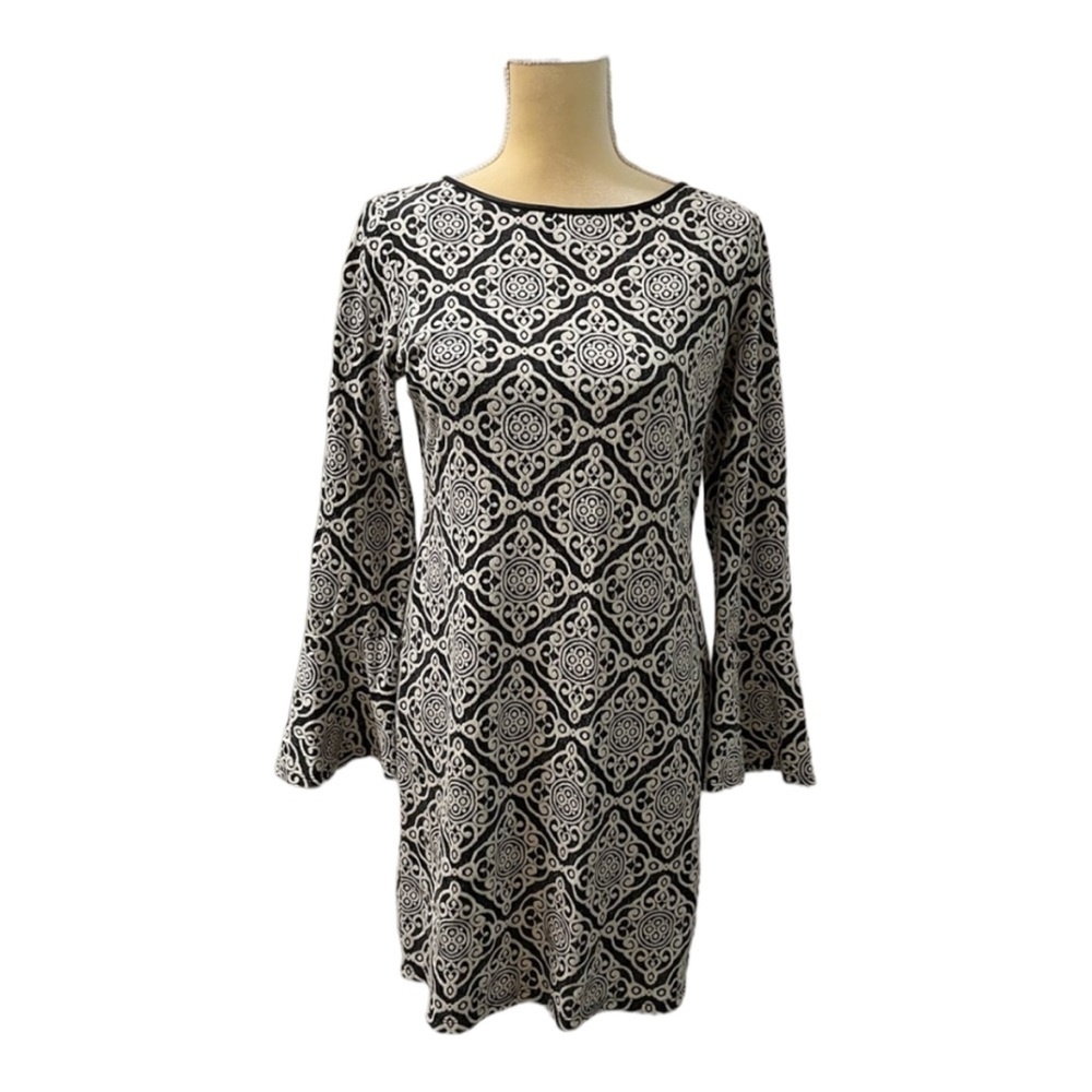 Tiana B Cotton Shift Dress with Bell Sleeves Black‎ White Geometric Size 4